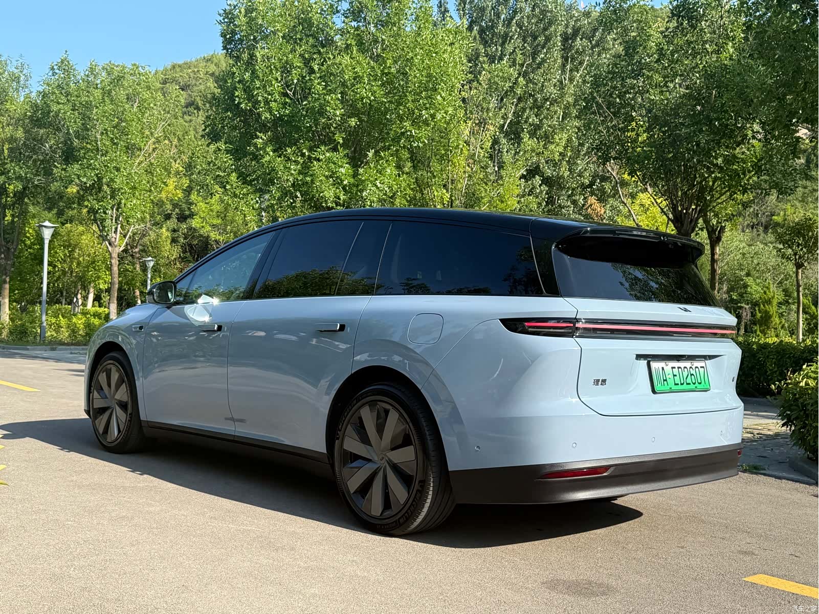 Li Auto i8, 2025 4