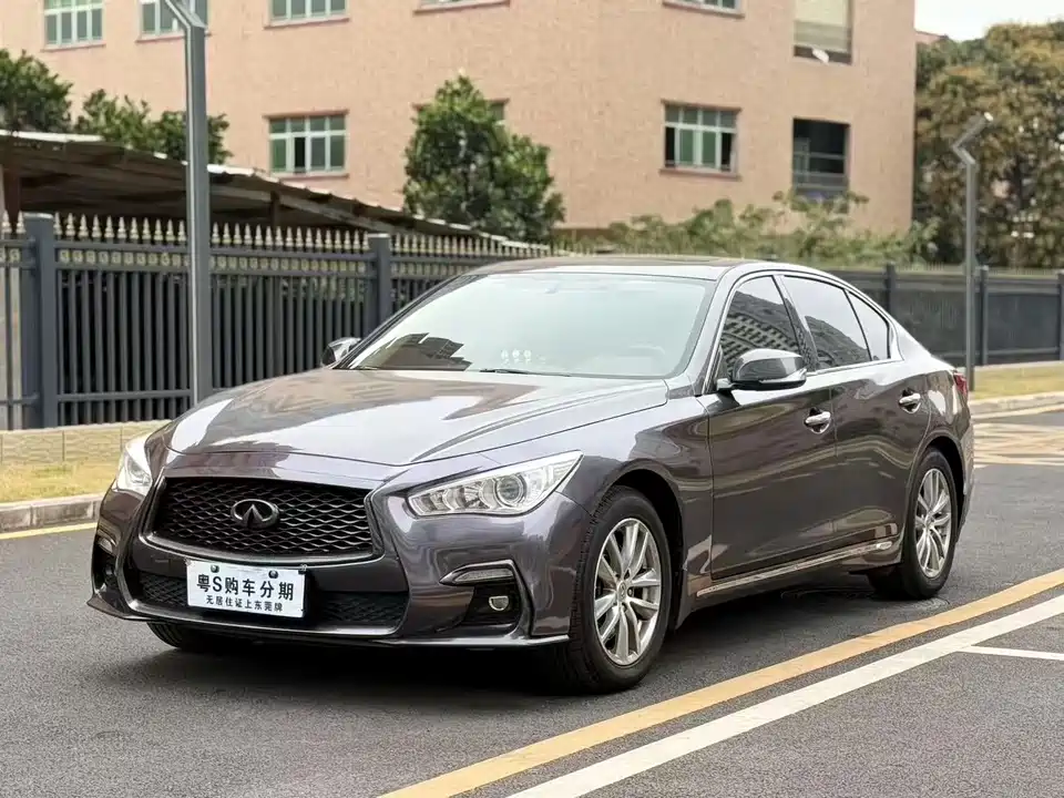 Infiniti Q50L