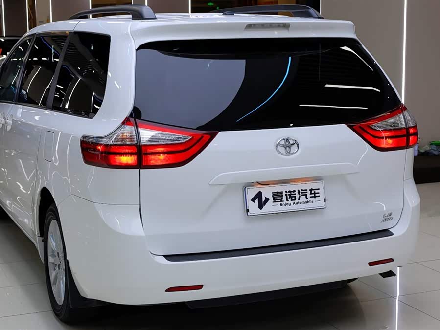 Toyota SIENNA 2017, фото 6