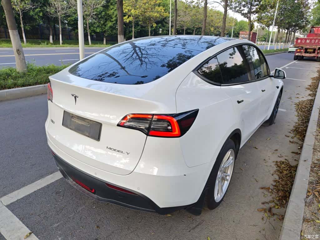 Tesla Model Y, 2022 7