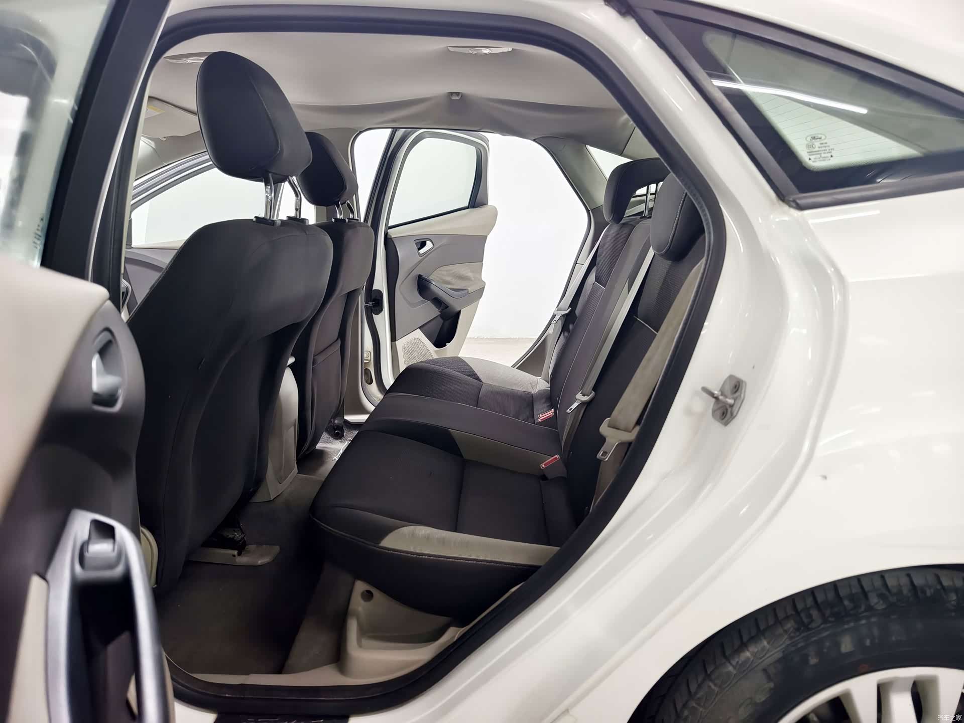 Ford Focus, 2013 12