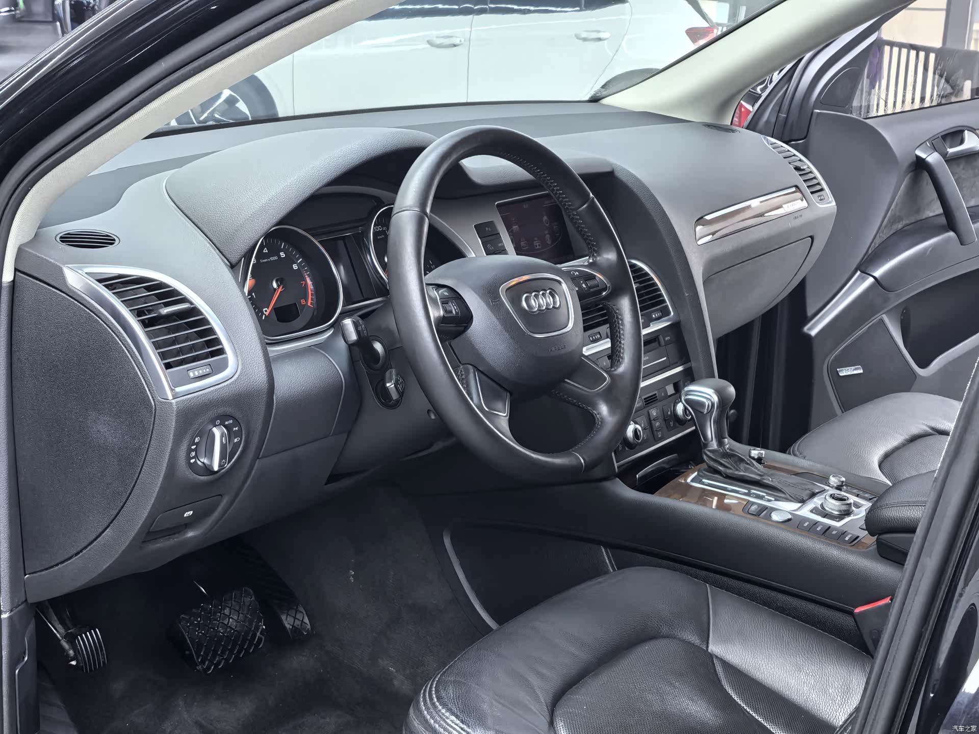 Audi Q7, 2012 8