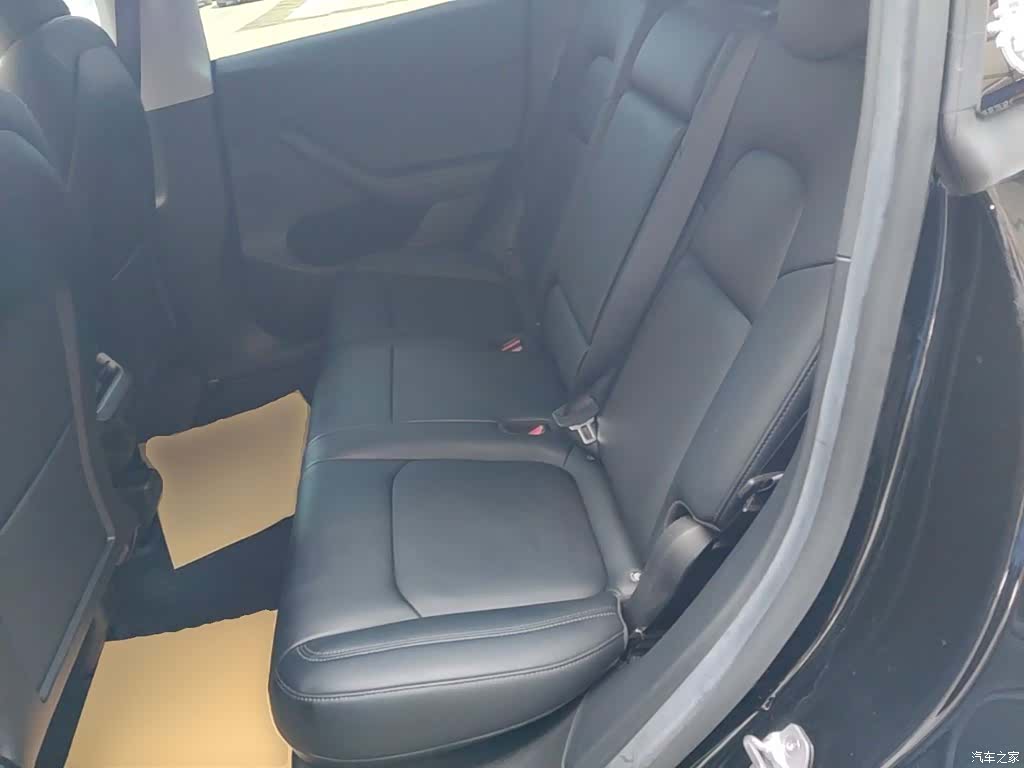 Tesla Model Y, 2022 17