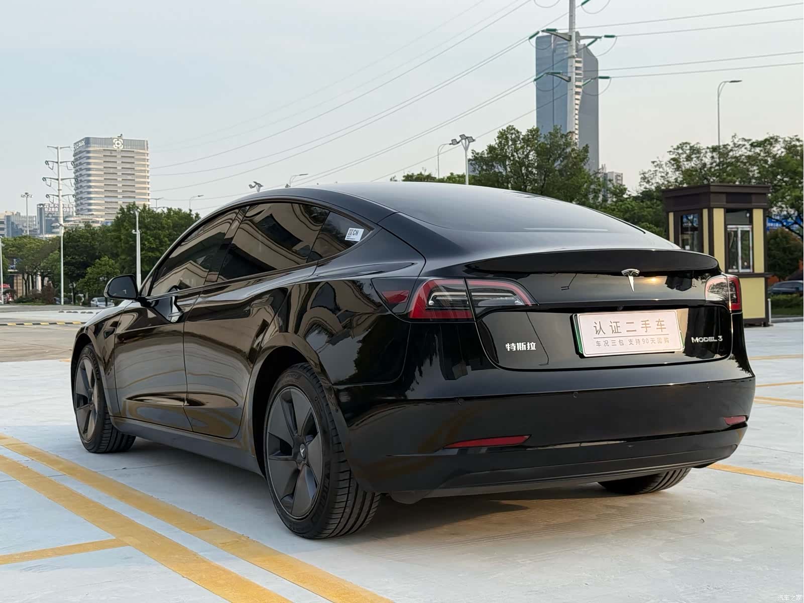 Tesla Model 3, 2022 13