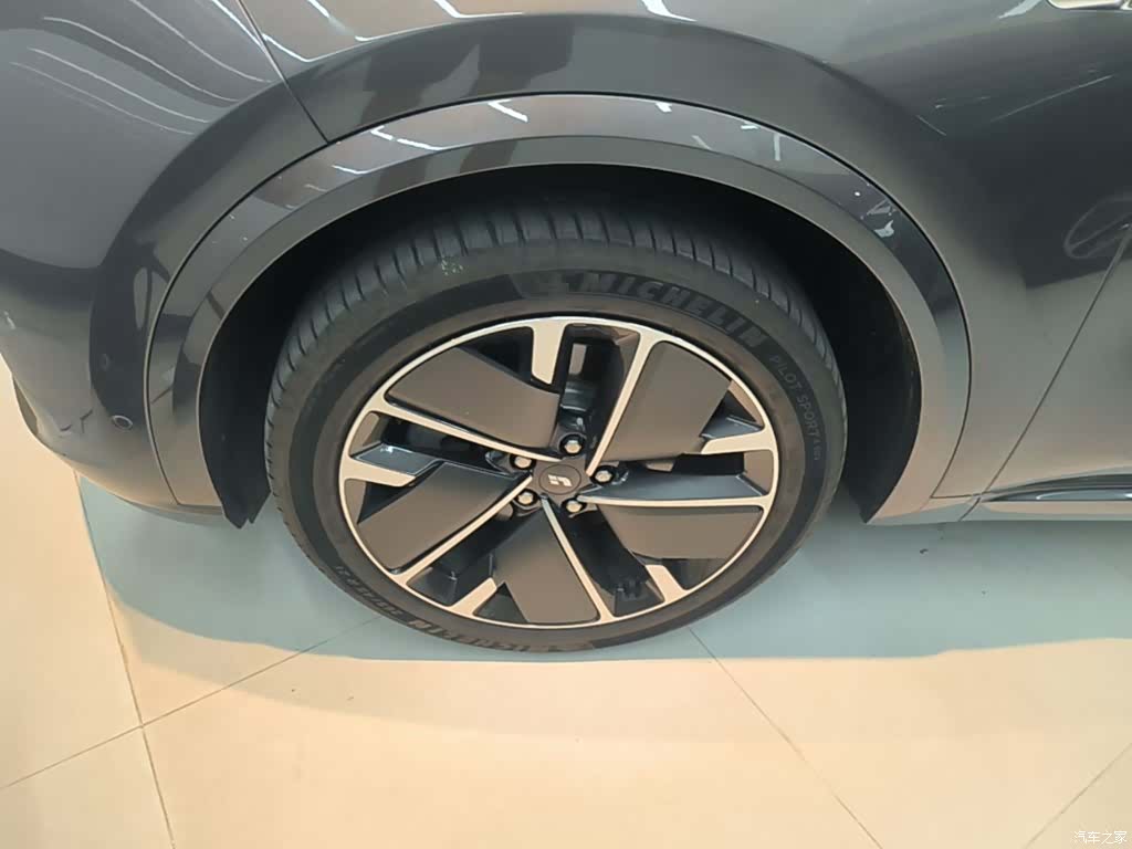 Li Auto L8, 2025 23