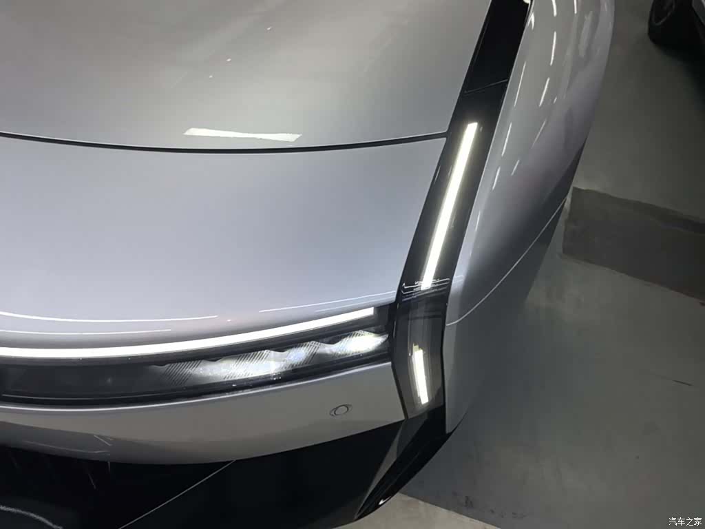 Xpeng P7, 2025 23