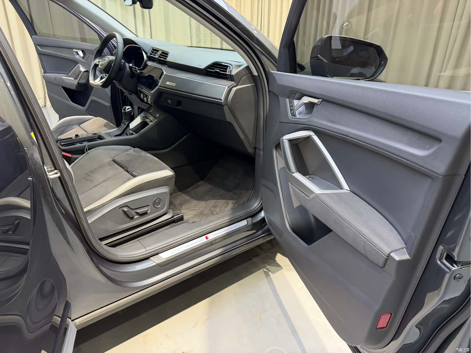 Audi Q3, 2022 12