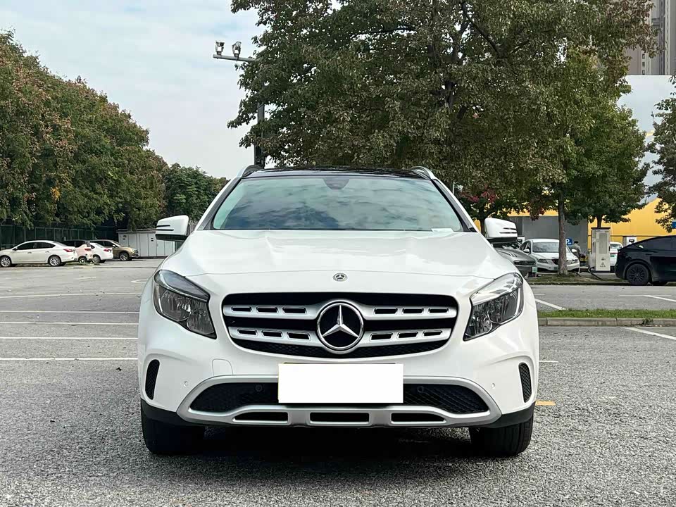 Mercedes-Benz GLA