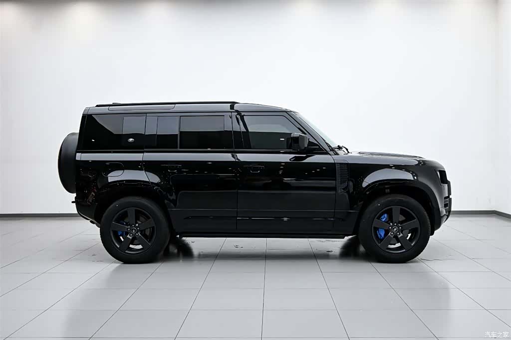 Land Rover Defender, 2024 6