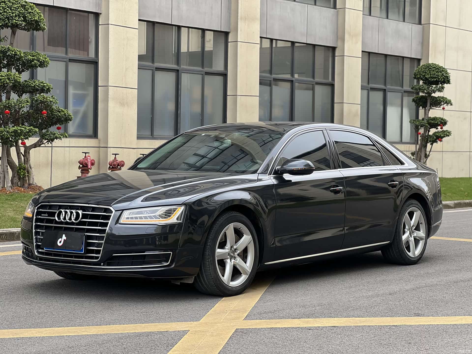Audi A8L, 2015 1