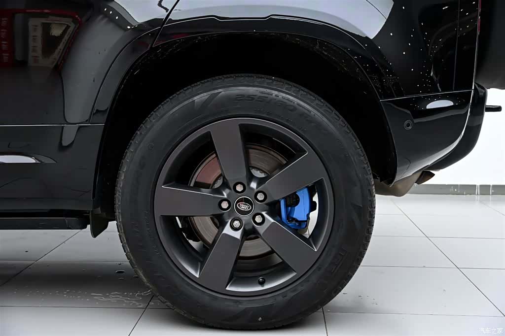 Land Rover Defender, 2024 40
