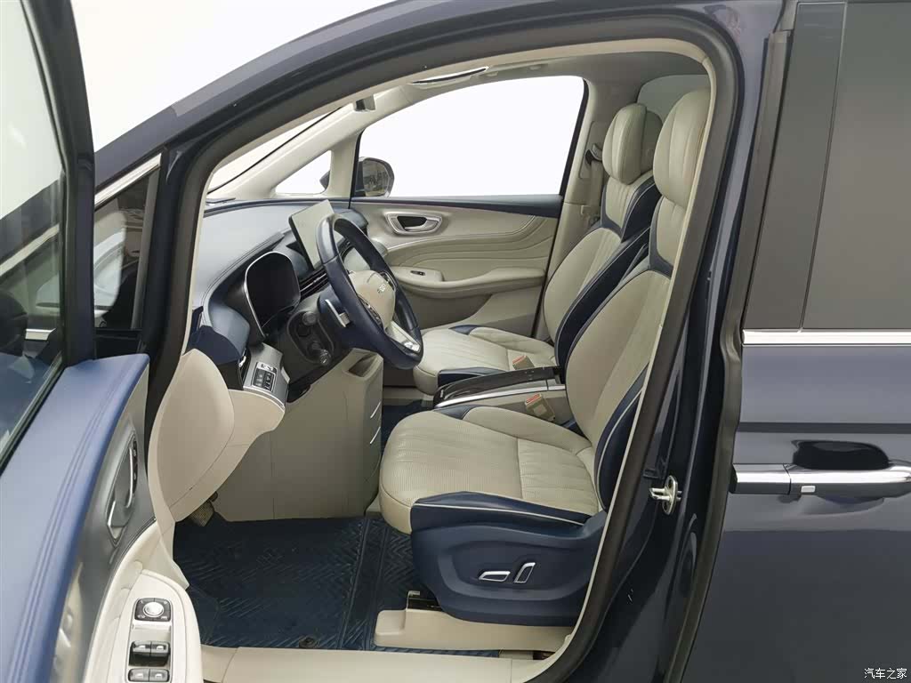 Roewe iMAX8, 2020 10