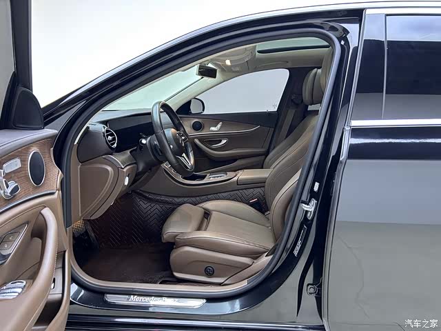 Mercedes-Benz E-Class, 2019 12