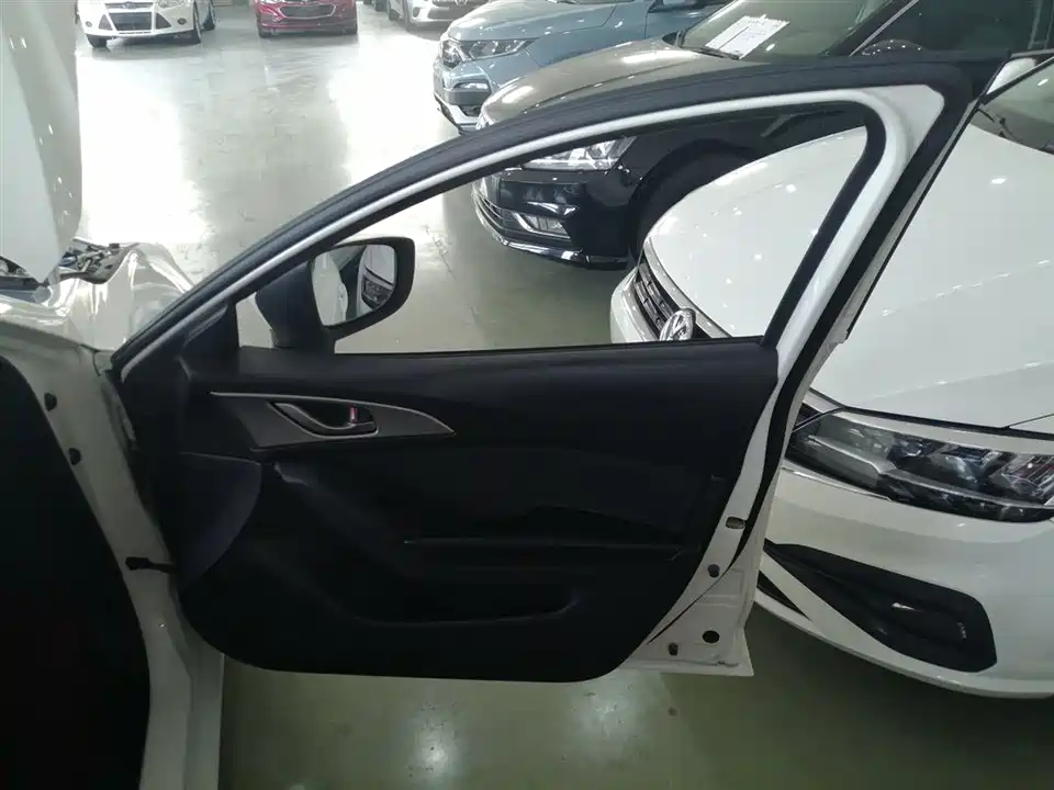 Mazda 3 Angkesaila