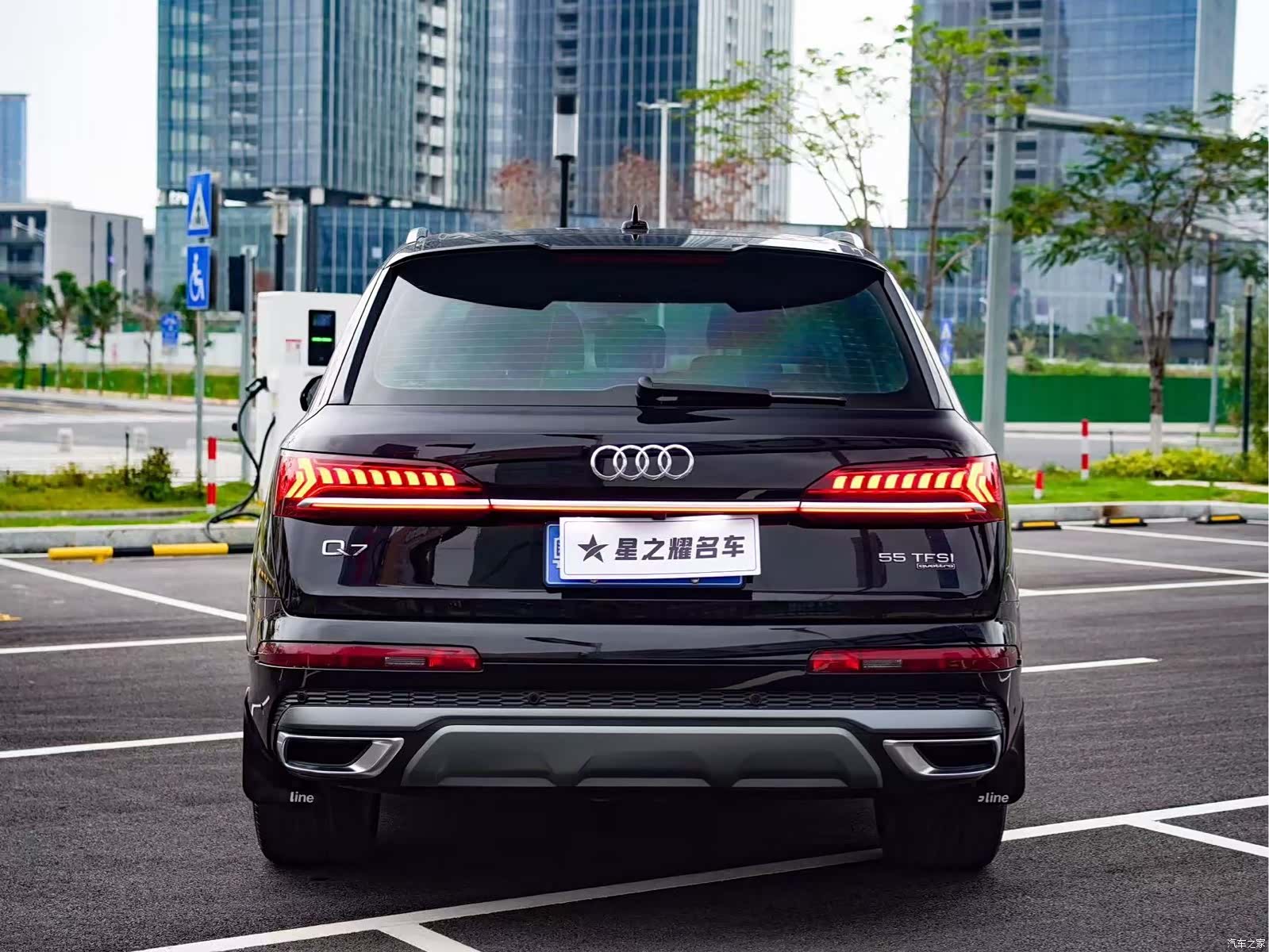 Audi Q7, 2021 все фото