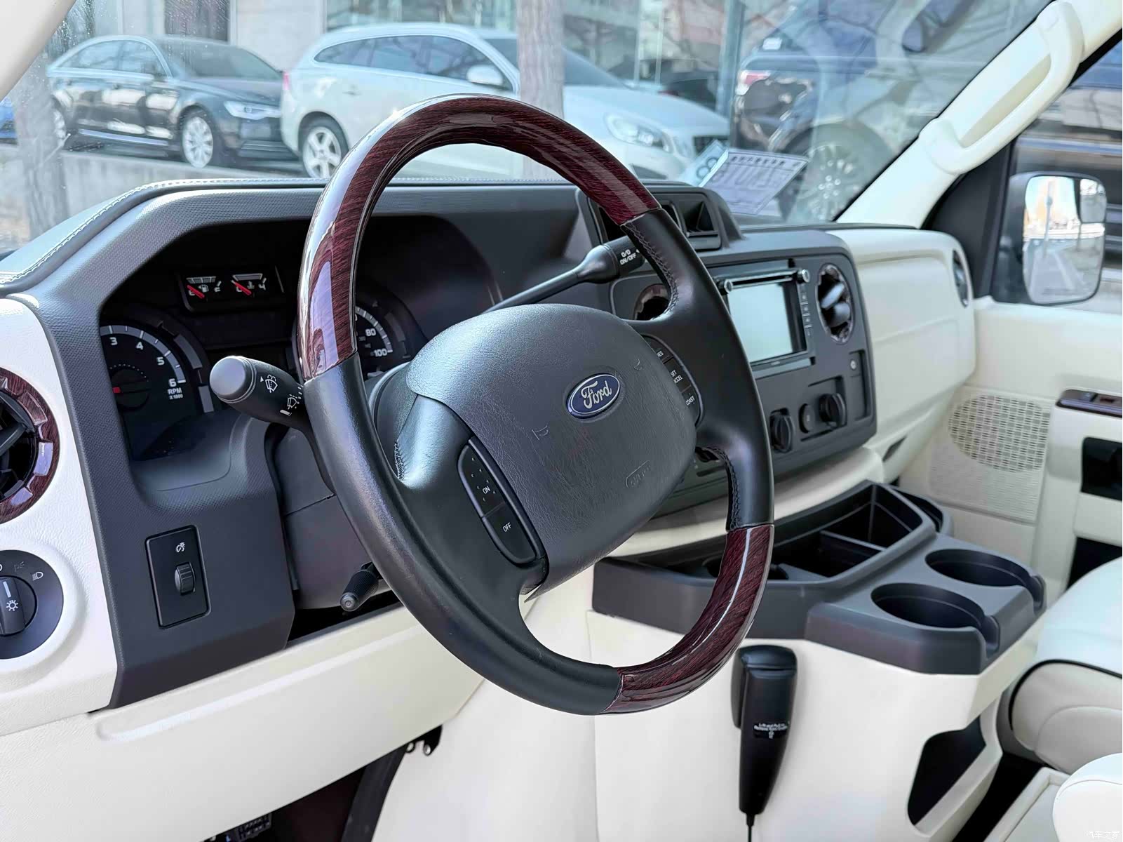 Ford E350, 2015 4