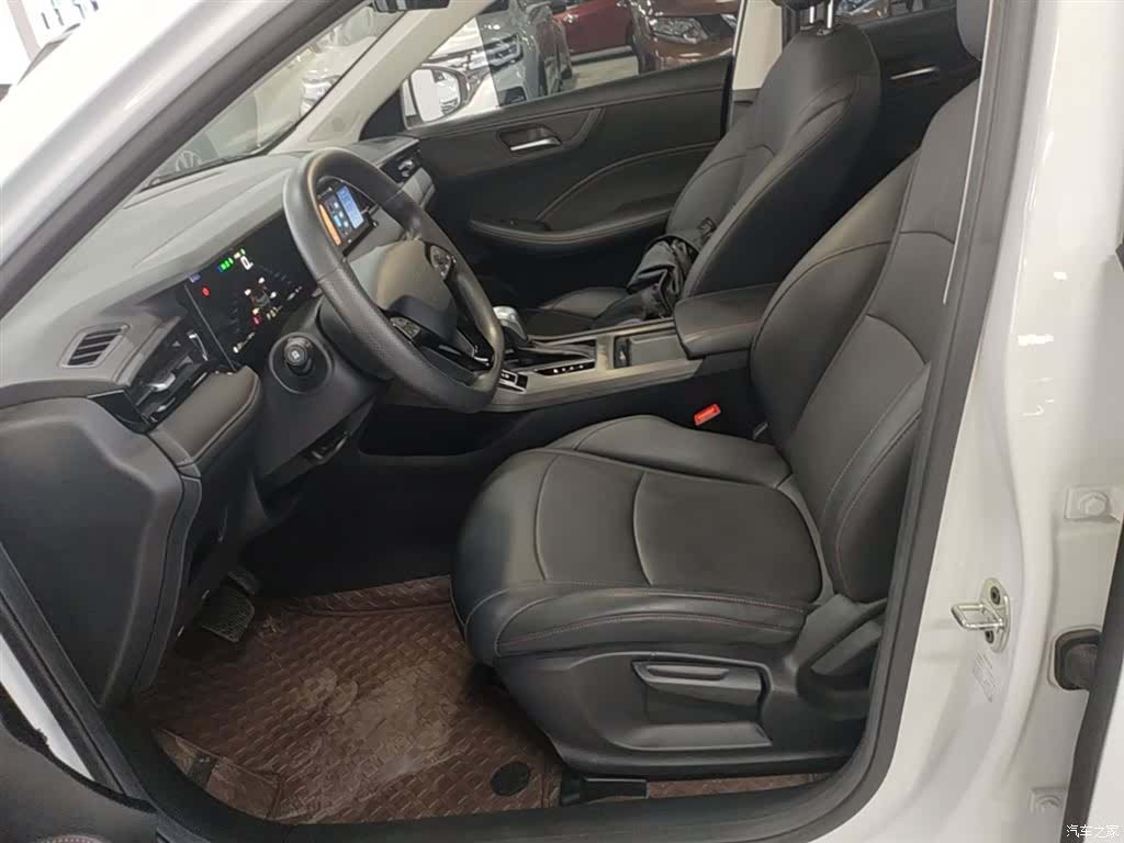 Roewe i5, 2025 15