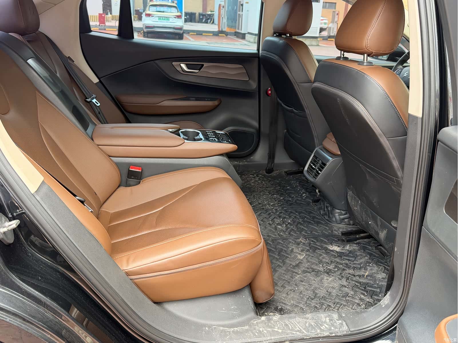 Hongqi QM5, 2021 все фото