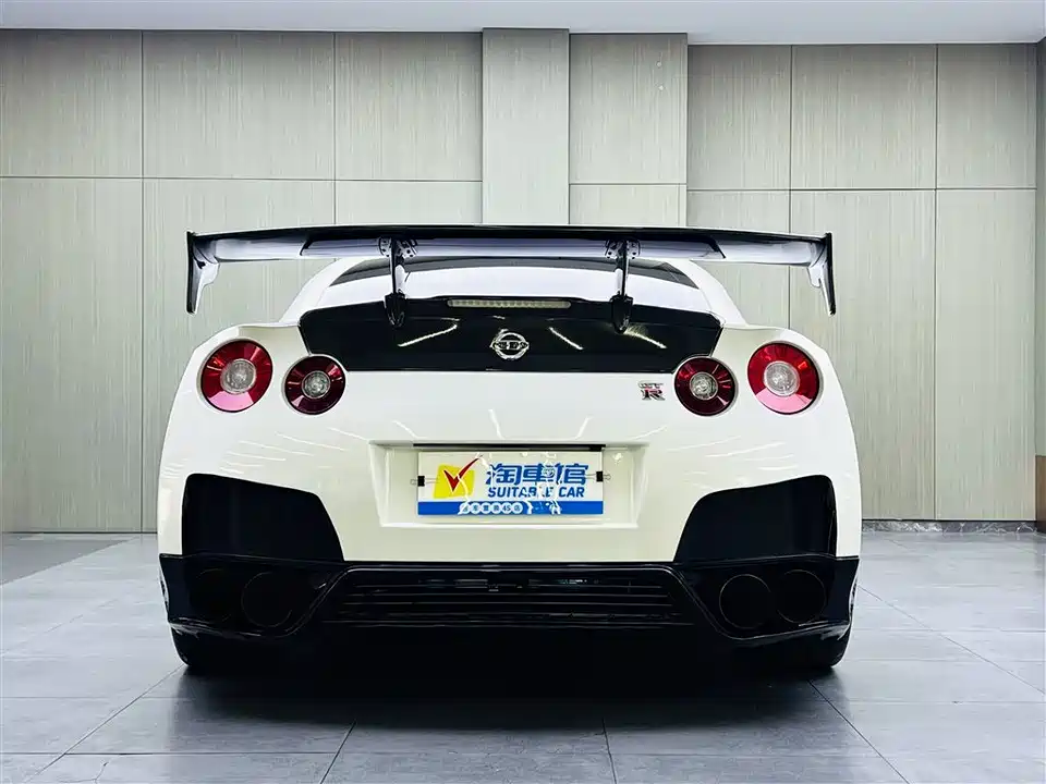 Nissan GT-R