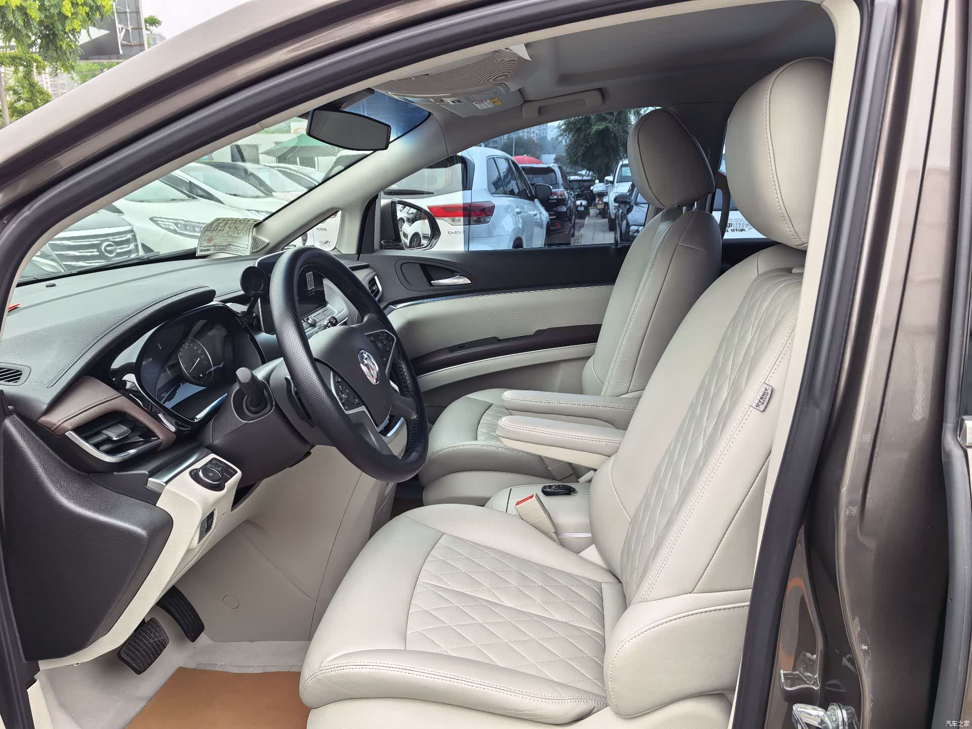 Buick GL8, 2025 9