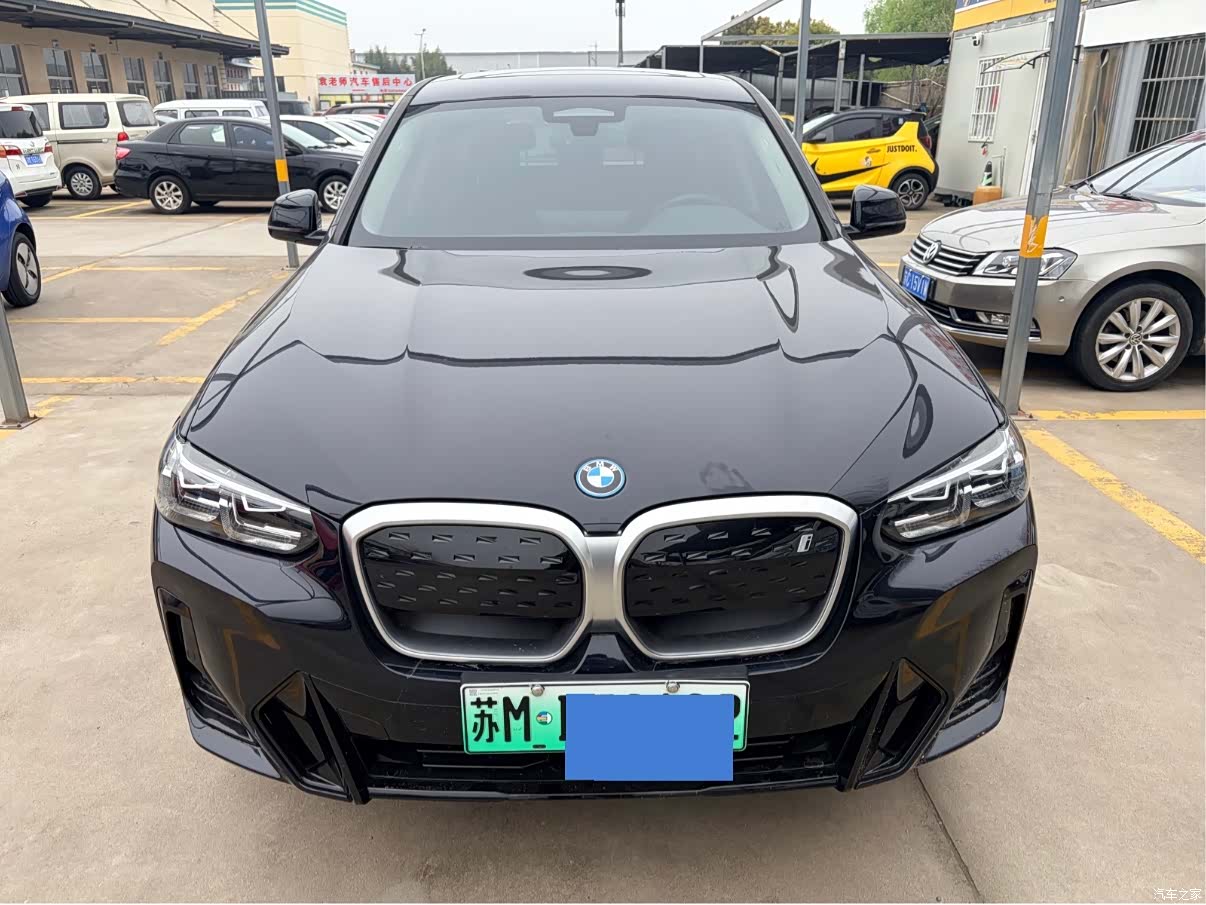 BMW iX3, 2025 2