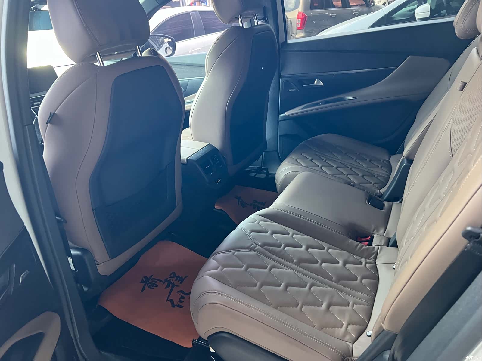Peugeot 5008, 2017 все фото