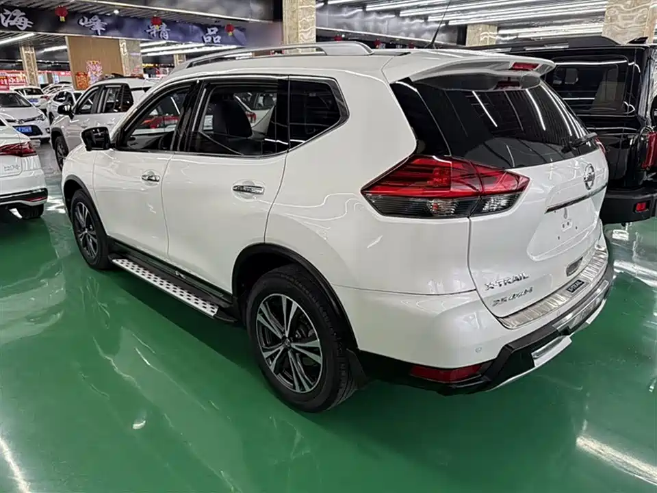 Nissan Qijun