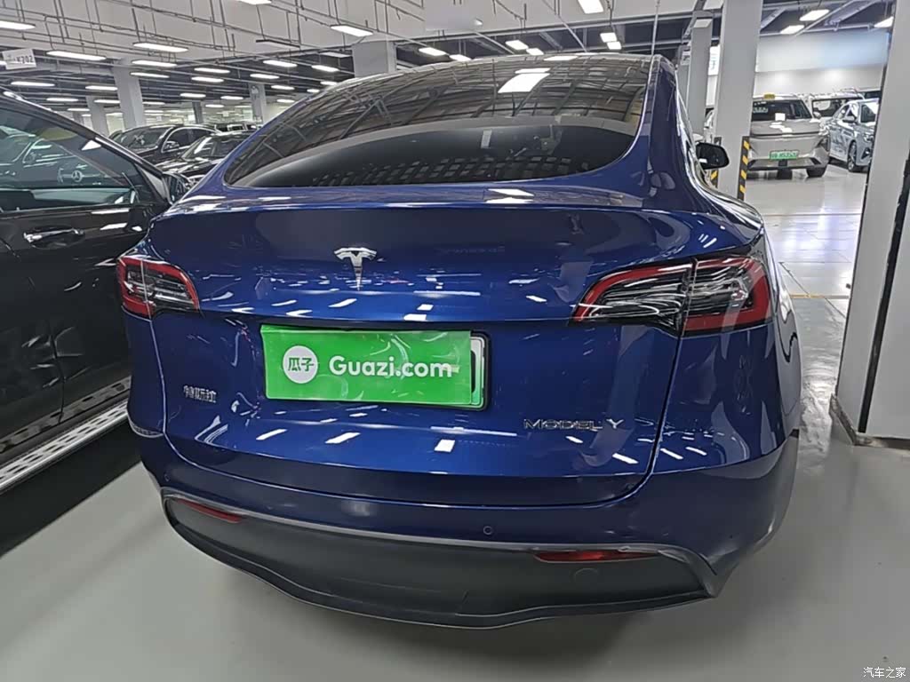 Tesla Model Y, 2022 4