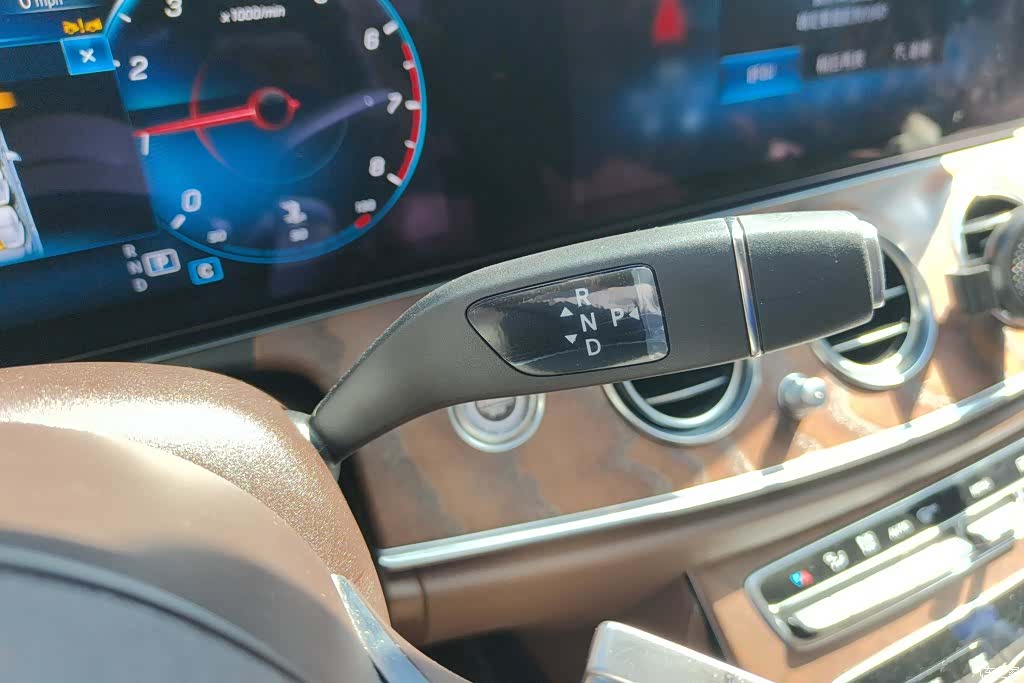 Mercedes-Benz E-Class, 2023 16