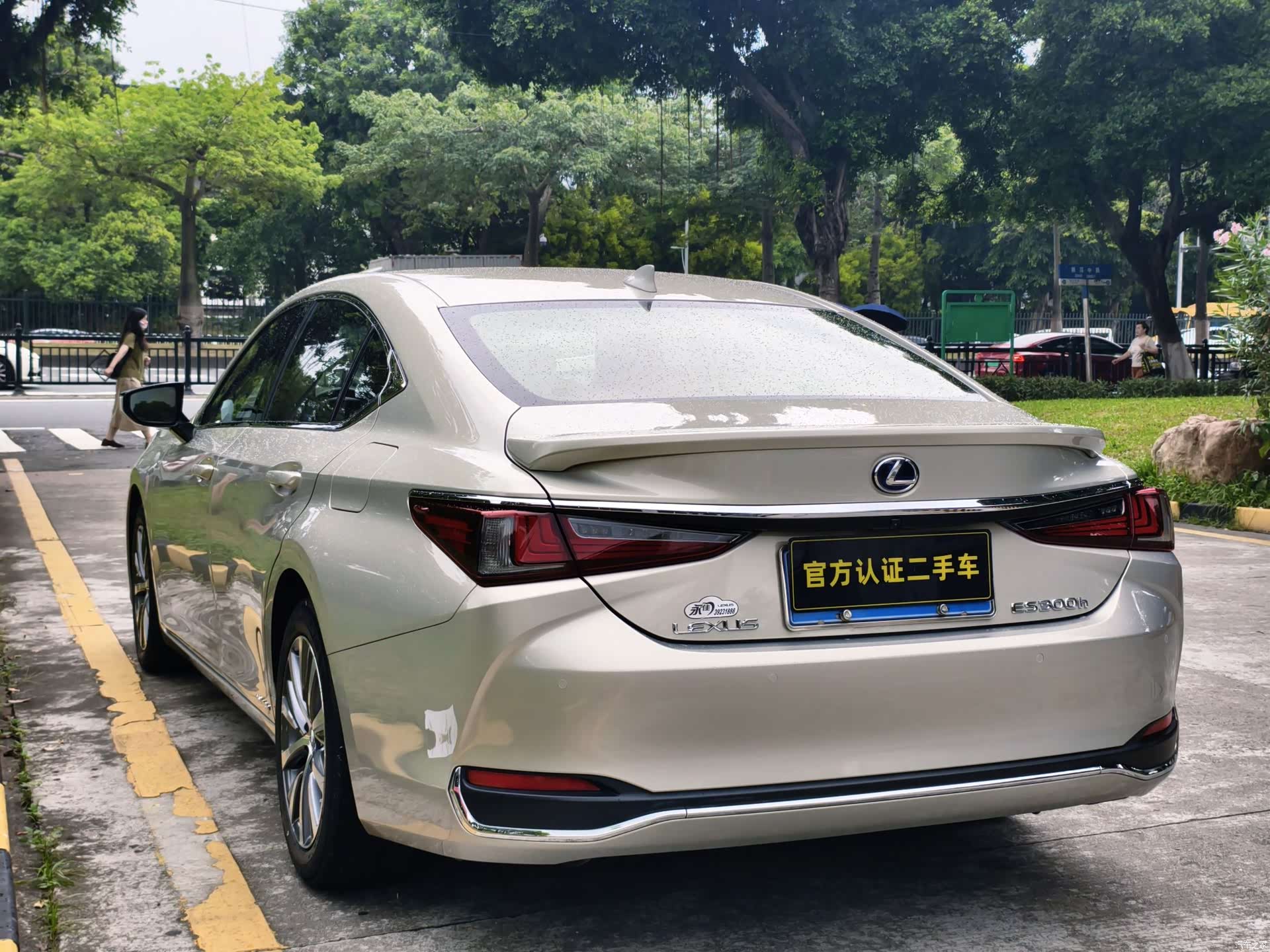 Lexus ES, 2019 7
