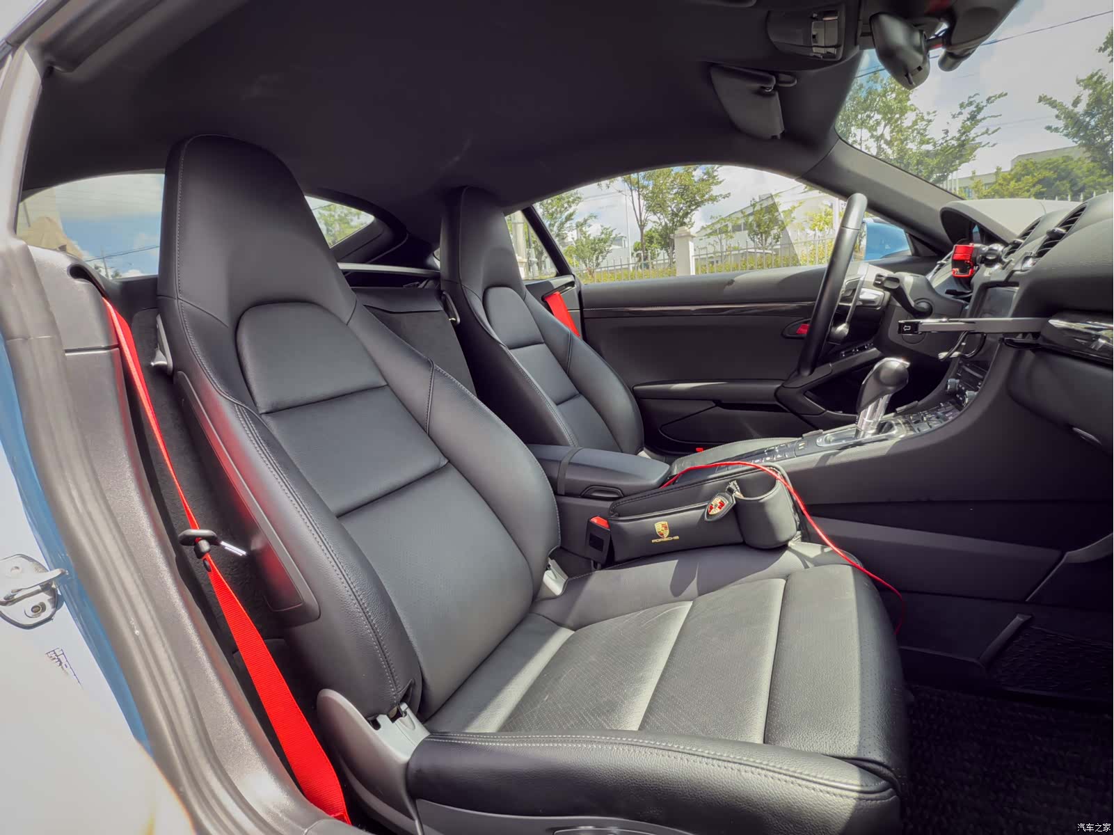 Porsche Cayman, 2020 26