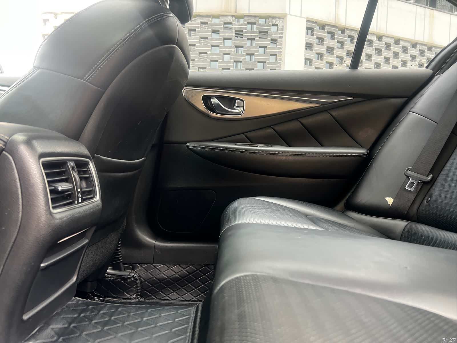 Infiniti Q50L, 2015 24
