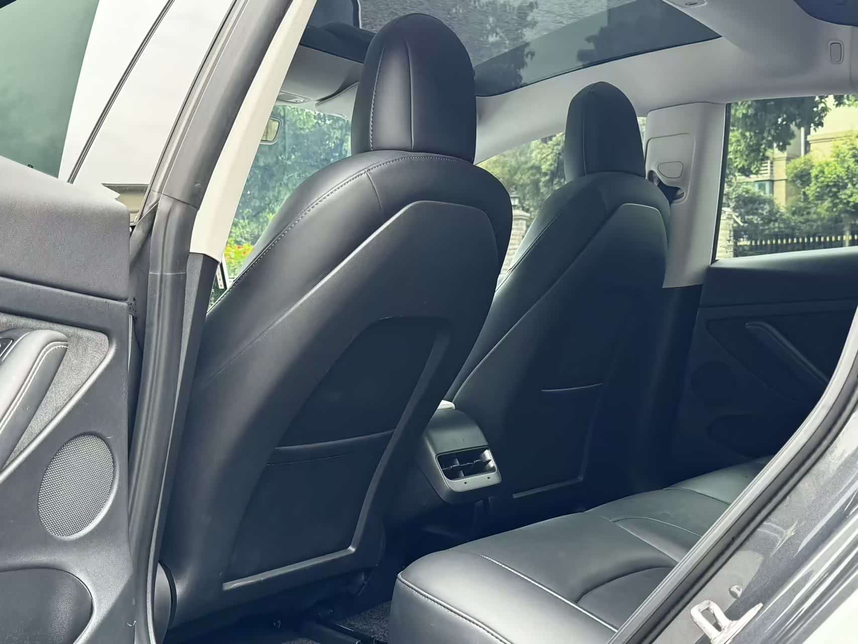 Tesla Model 3, 2021 11