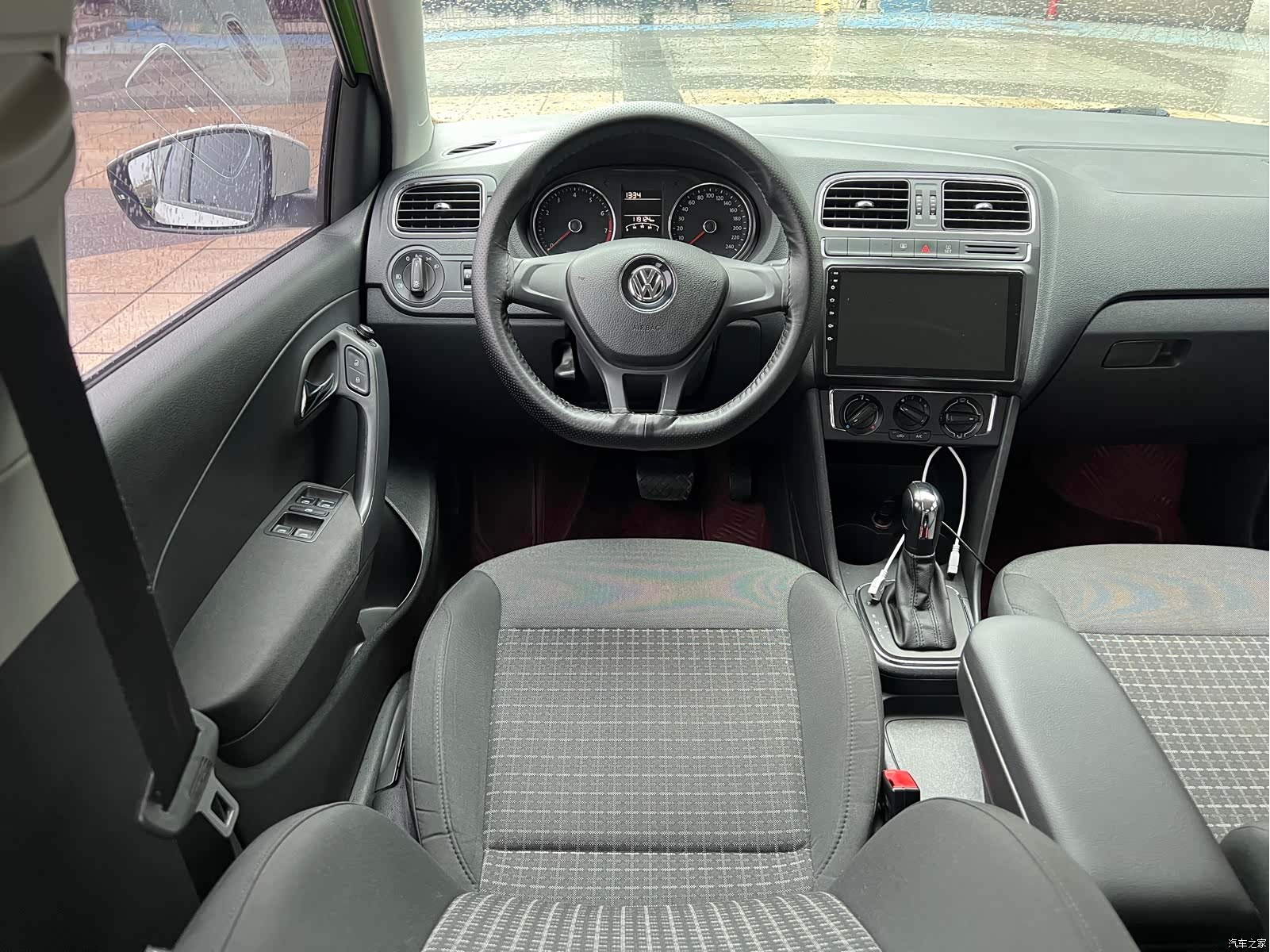 Volkswagen Polo, 2015 10