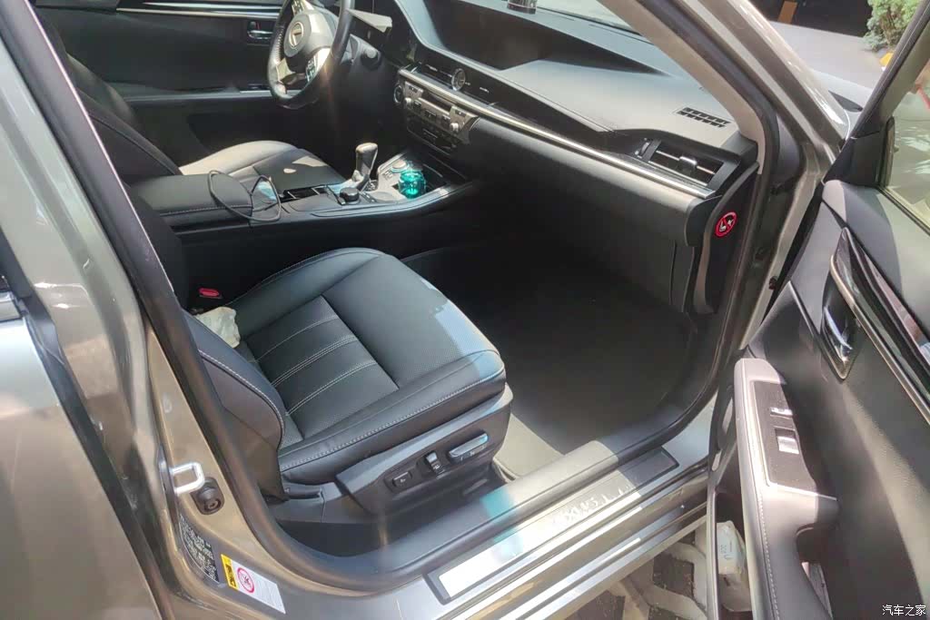 Lexus ES, 2017 8