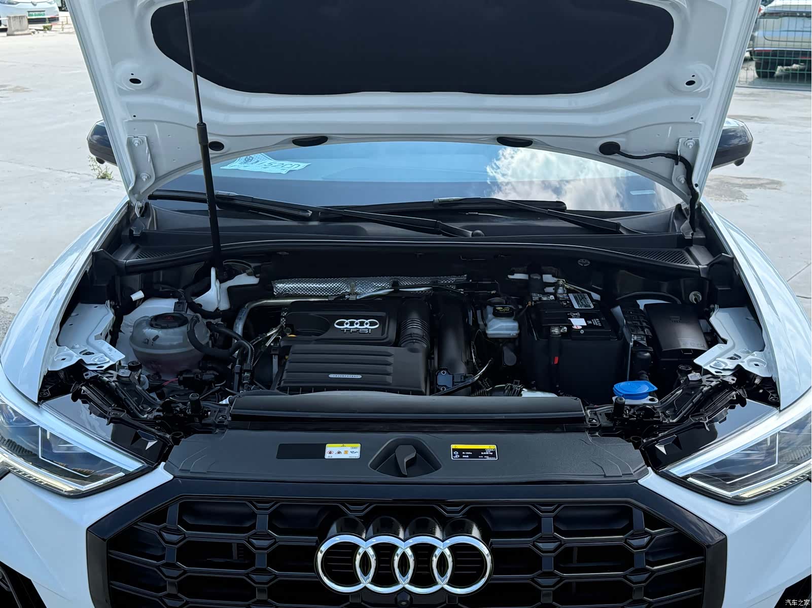 Audi Q3, 2022 10