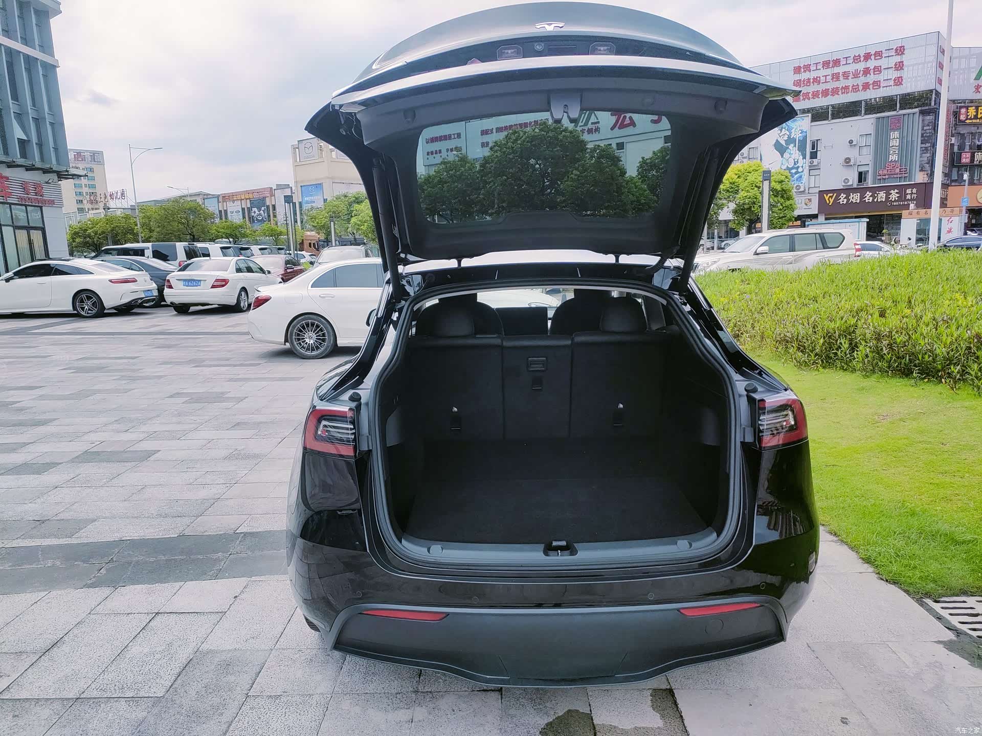 Tesla Model Y, 2022 31