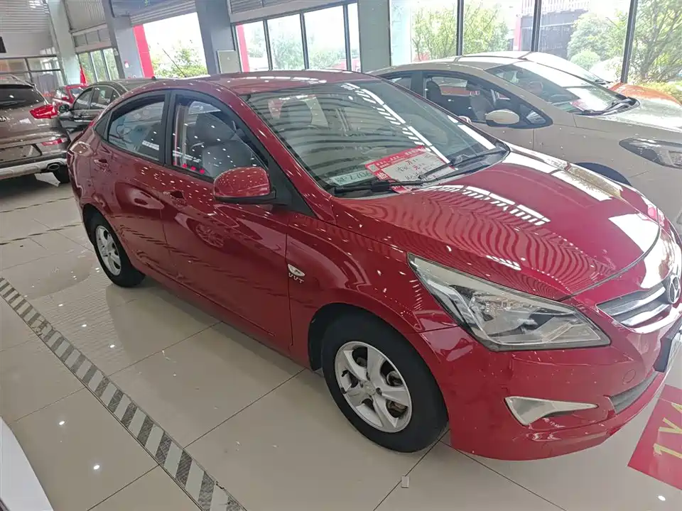 Hyundai Rena