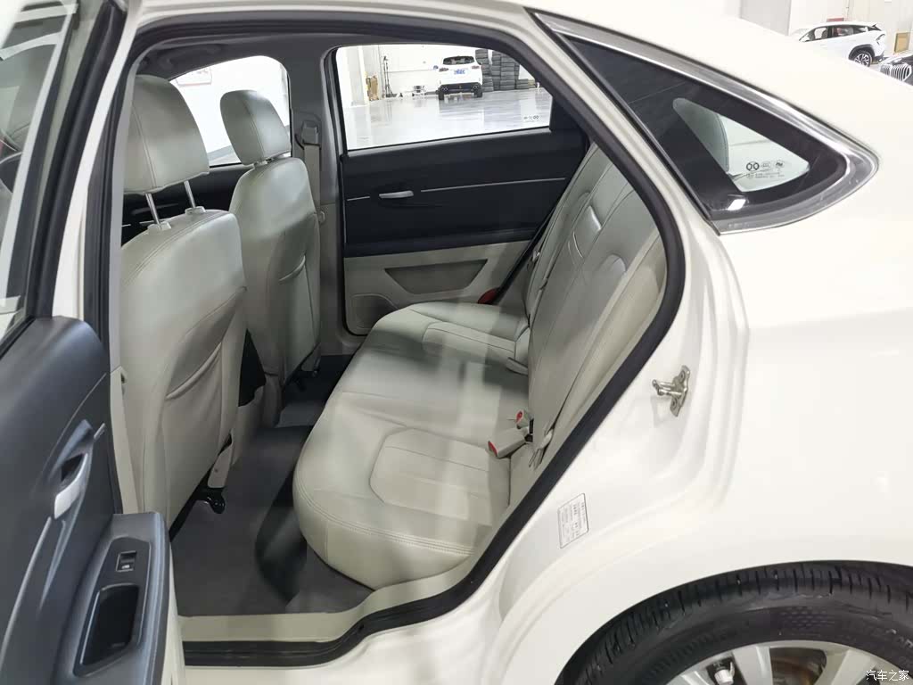 BAIC D50, 2016 15