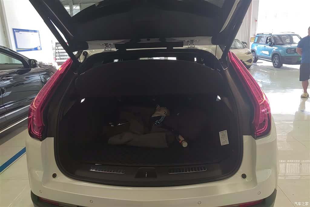 Cadillac XT4, 2019 4