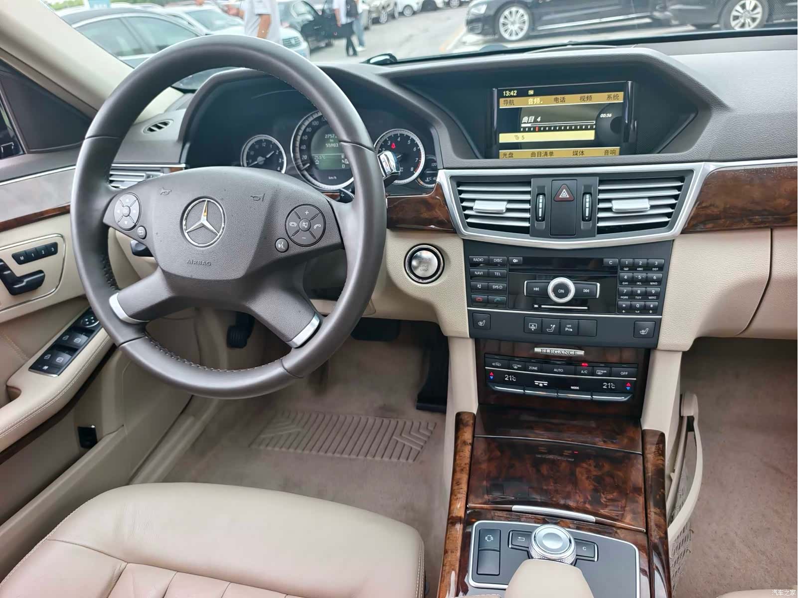 Mercedes-Benz E-Class, 2011 13