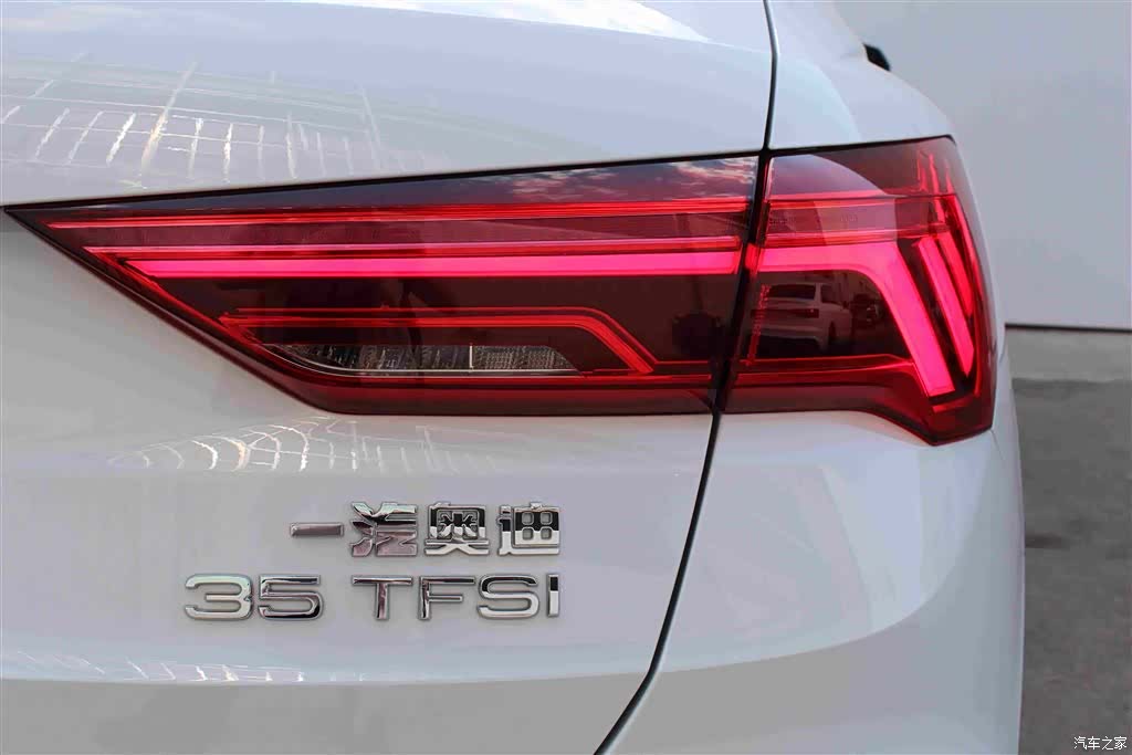 Audi Q3, 2025 12