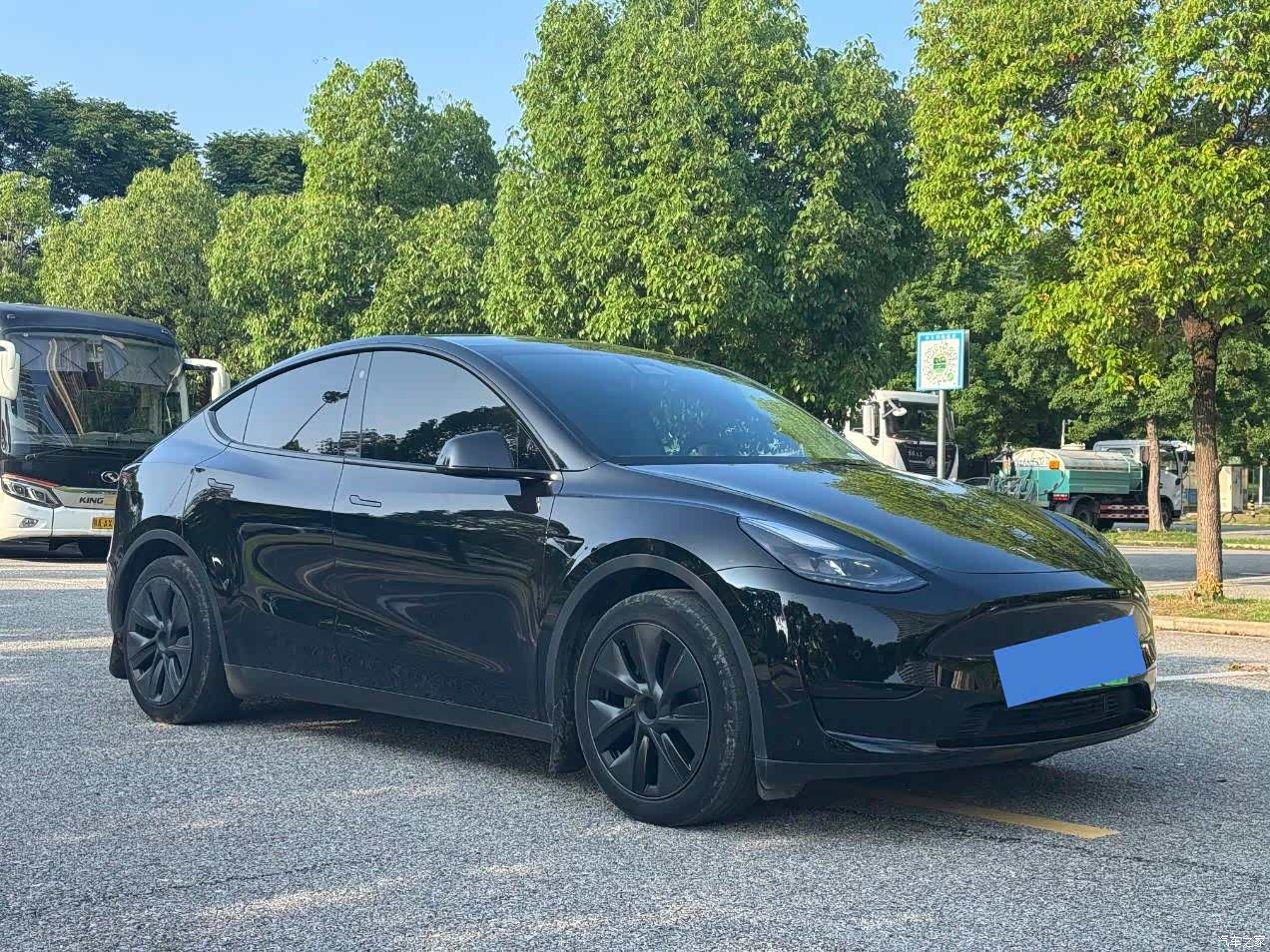 Tesla Model Y, 2023 3