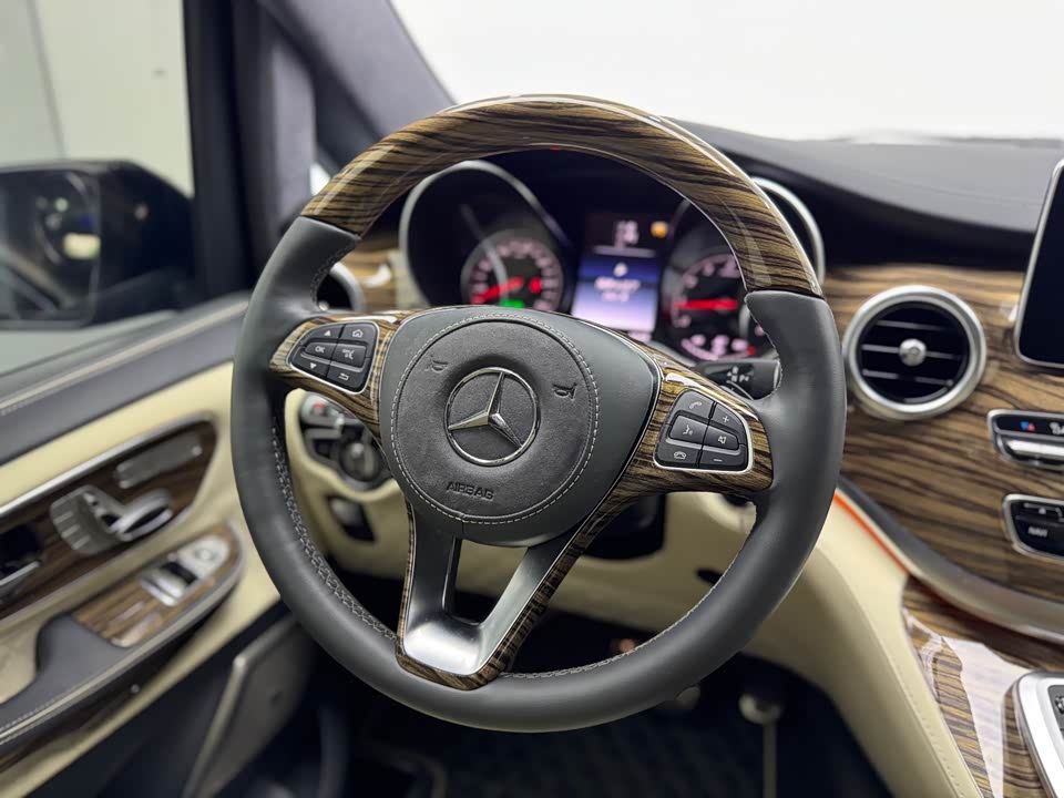 Mercedes-Benz V-class