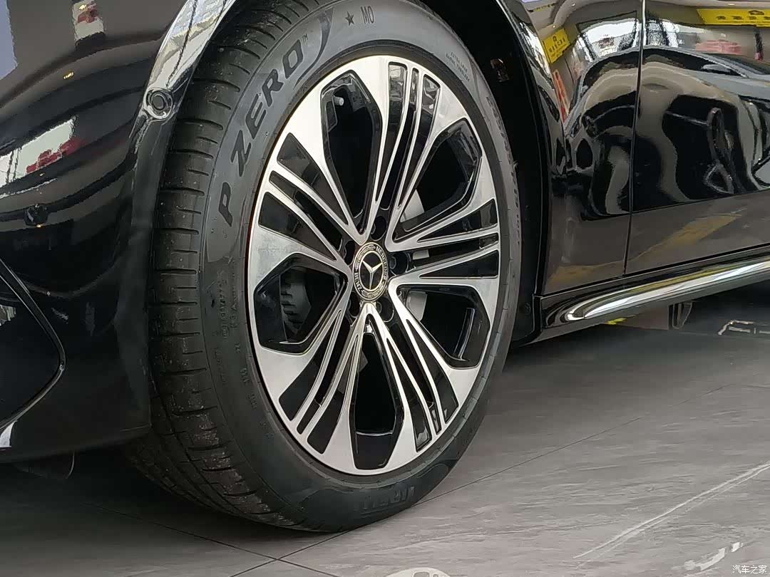 Mercedes-Benz E-Class, 2024 15