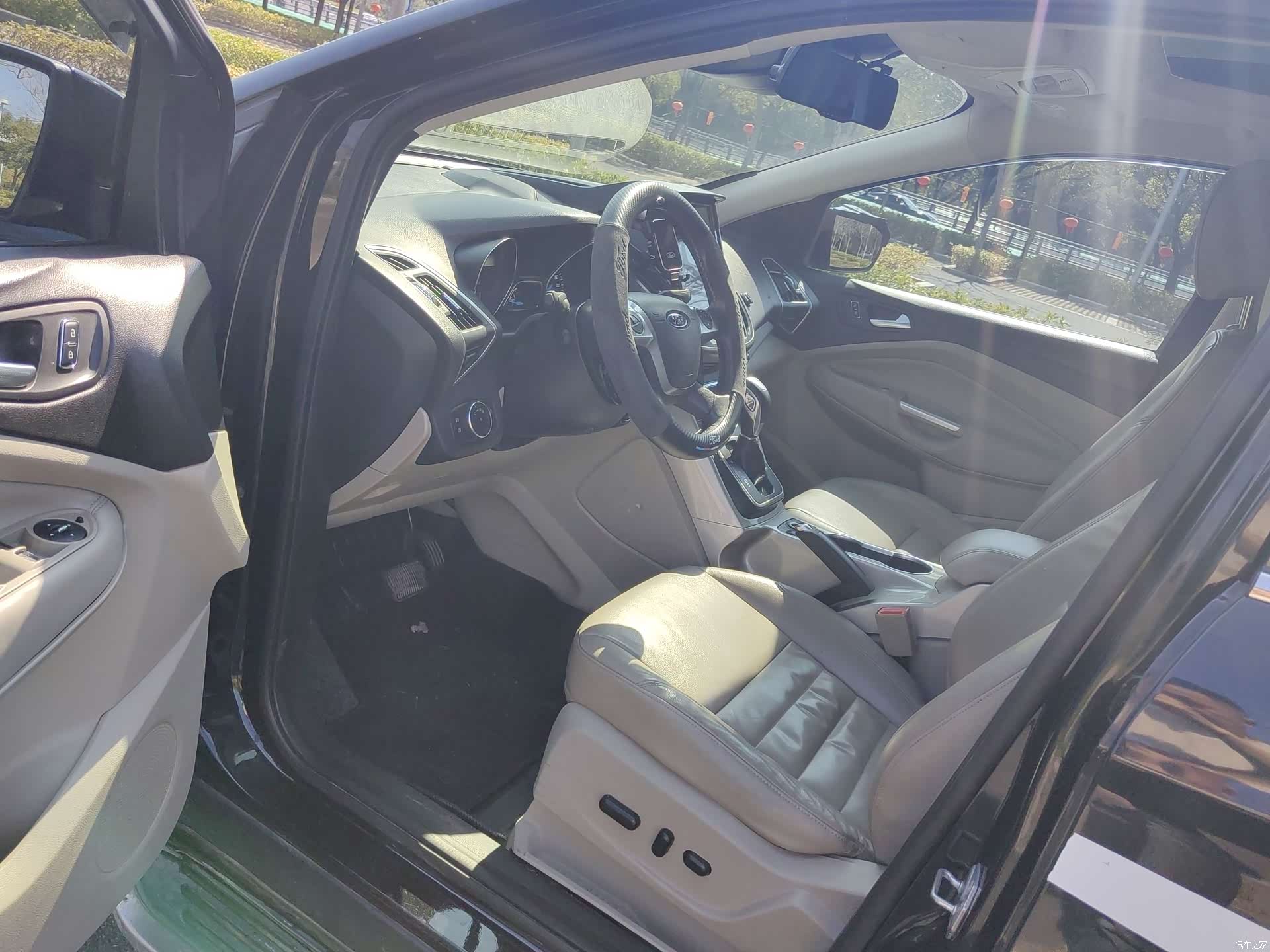 Ford Kuga, 2013 11
