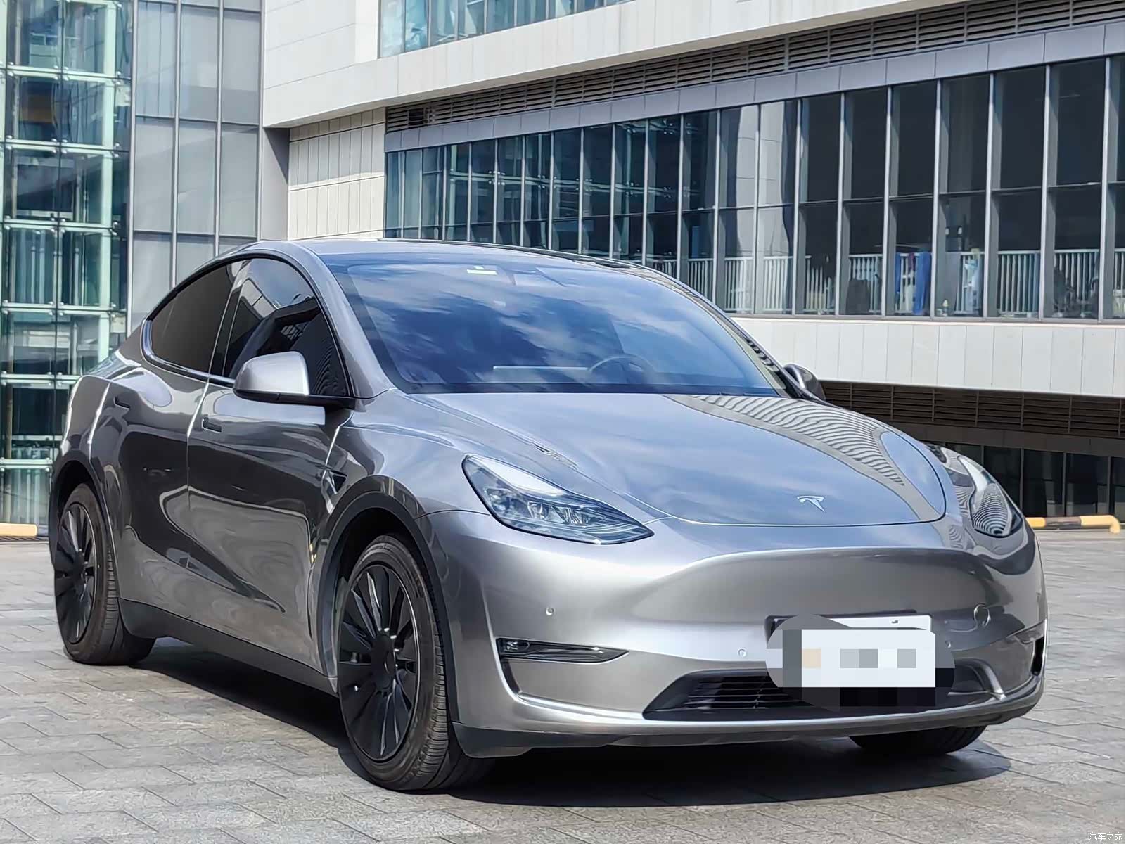 Tesla Model Y, 2021 3