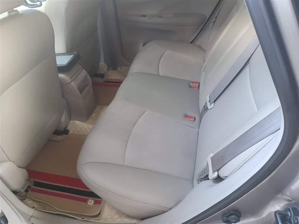 Nissan TIIDA Nissan TIIDA