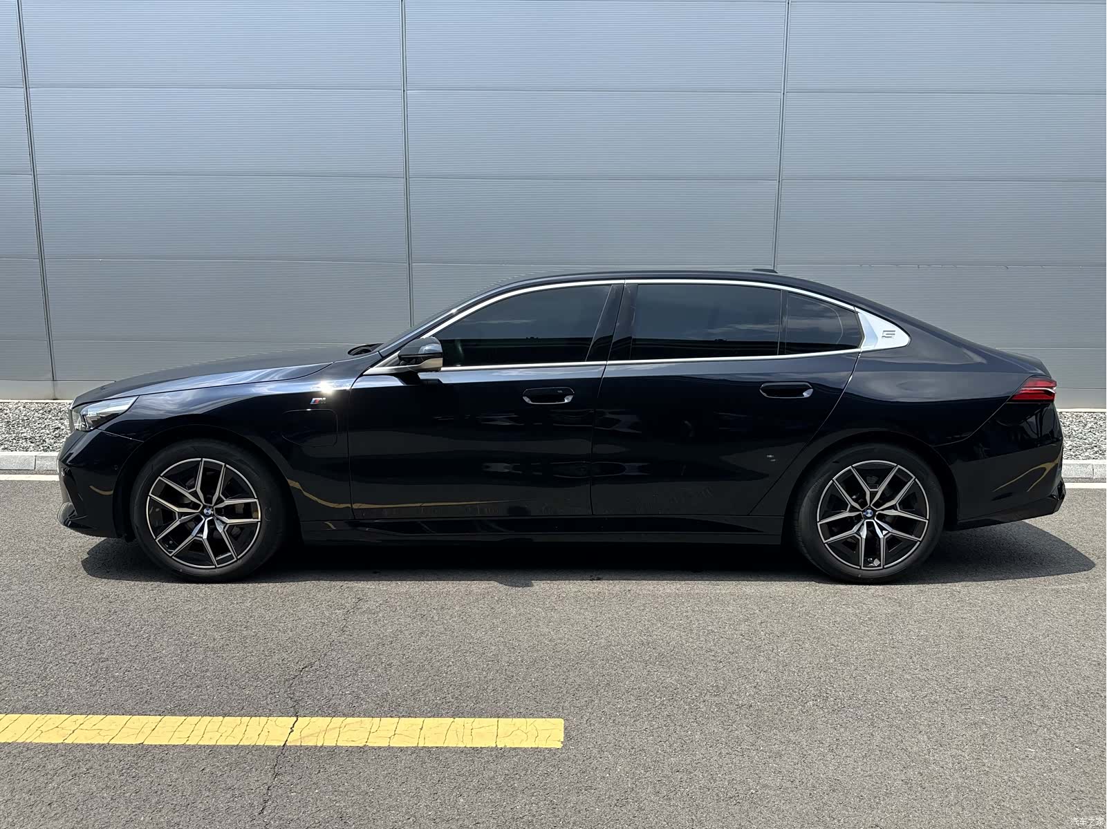 BMW i5, 2025 4