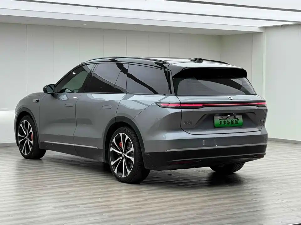 NIO ES8